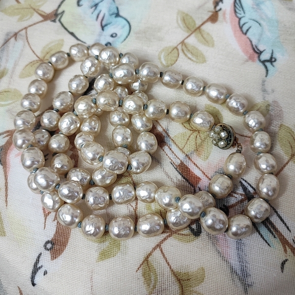 Miriam Haskell Signed Single Strand Necklace Faux Baroque Pearl Clasp Vintage - Picture 4 of 12